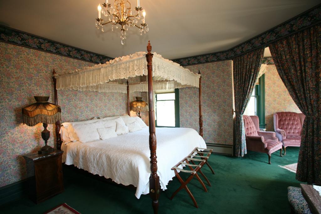 Old Consulate Inn Port Townsend Room photo